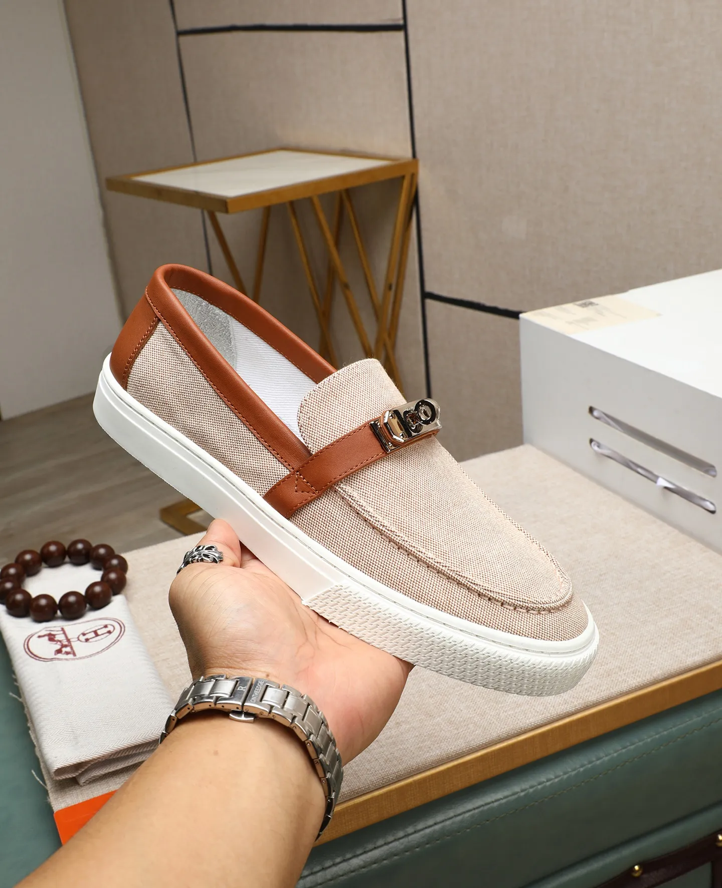 Men's shoes 💰720 (top version) [HERMÈS] Hermès counter new model 🆕men's casual loafers, the fabric is made of high-tech original materials and first-layer cowhide, spliced ​​with a variety of comfortable materials, lightweight EVA original outsole, and Labang lasting method to create a very light and energetic fashion style! Size: 39-44 (38 45 customized)